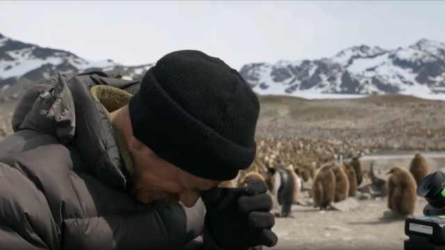 What made the BBC photographer cry in the South Pole?